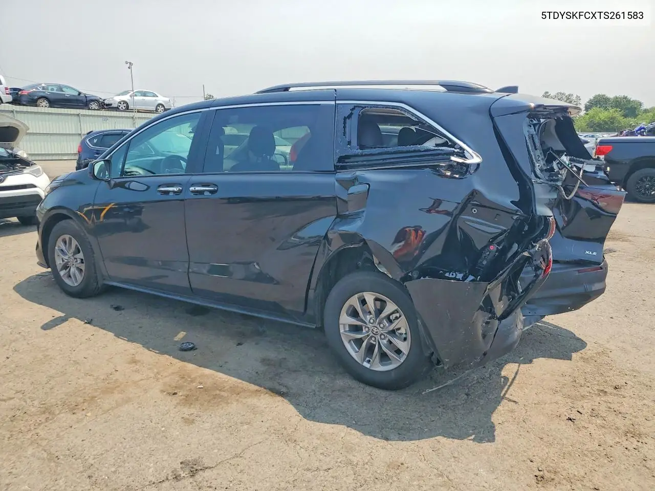 2026 Toyota Sienna Xle 7-Passenger VIN: 5TDYSKFCXTS261583 Lot: 61132726
