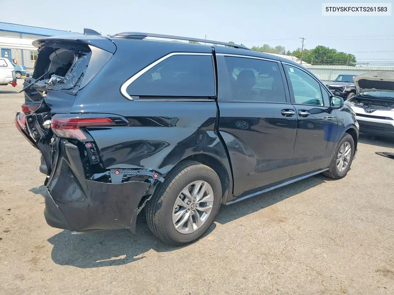 2026 Toyota Sienna Xle 7-Passenger VIN: 5TDYSKFCXTS261583 Lot: 61132726