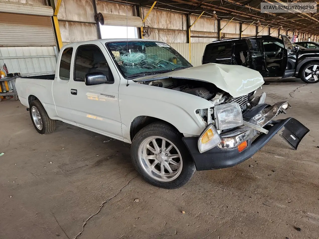 1998 Toyota Tacoma Base VIN: 4TAVL52N2WZ098290 Lot: 61759826