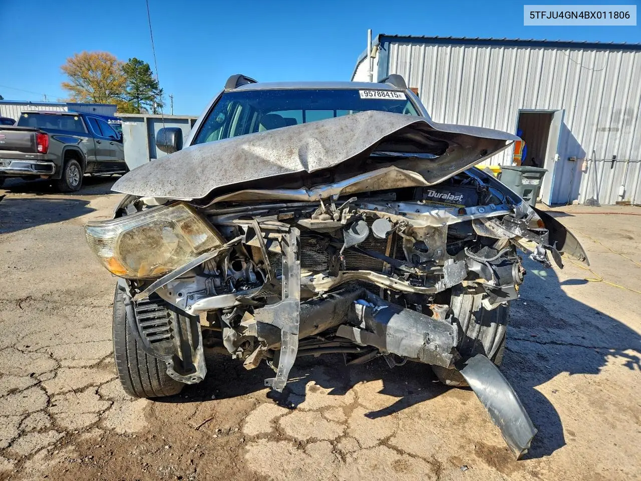 5TFJU4GN4BX011806 2011 Toyota Tacoma Double Cab Prerunner