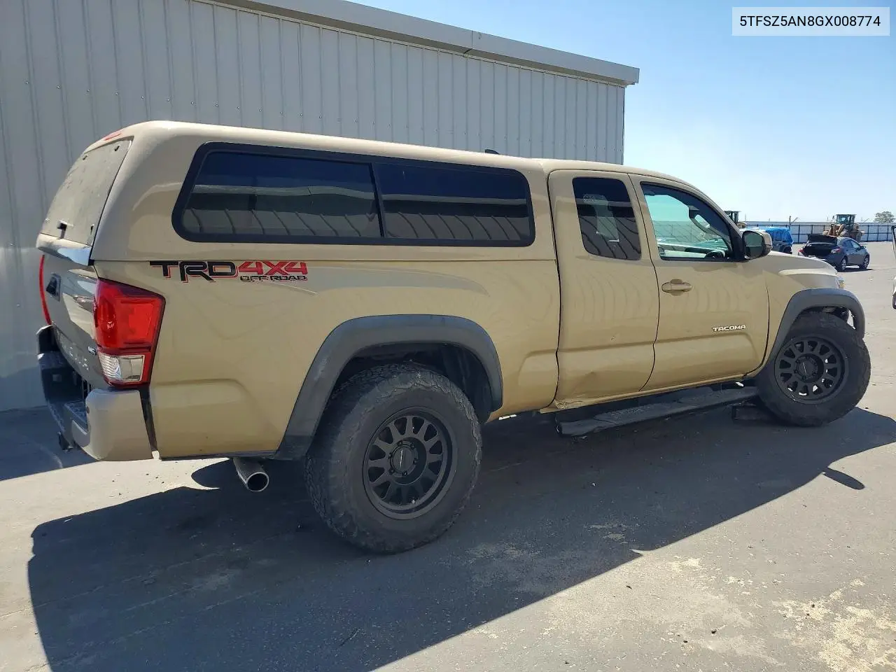 2016 Toyota Tacoma Trd Off-Road VIN: 5TFSZ5AN8GX008774 Lot: 56753976