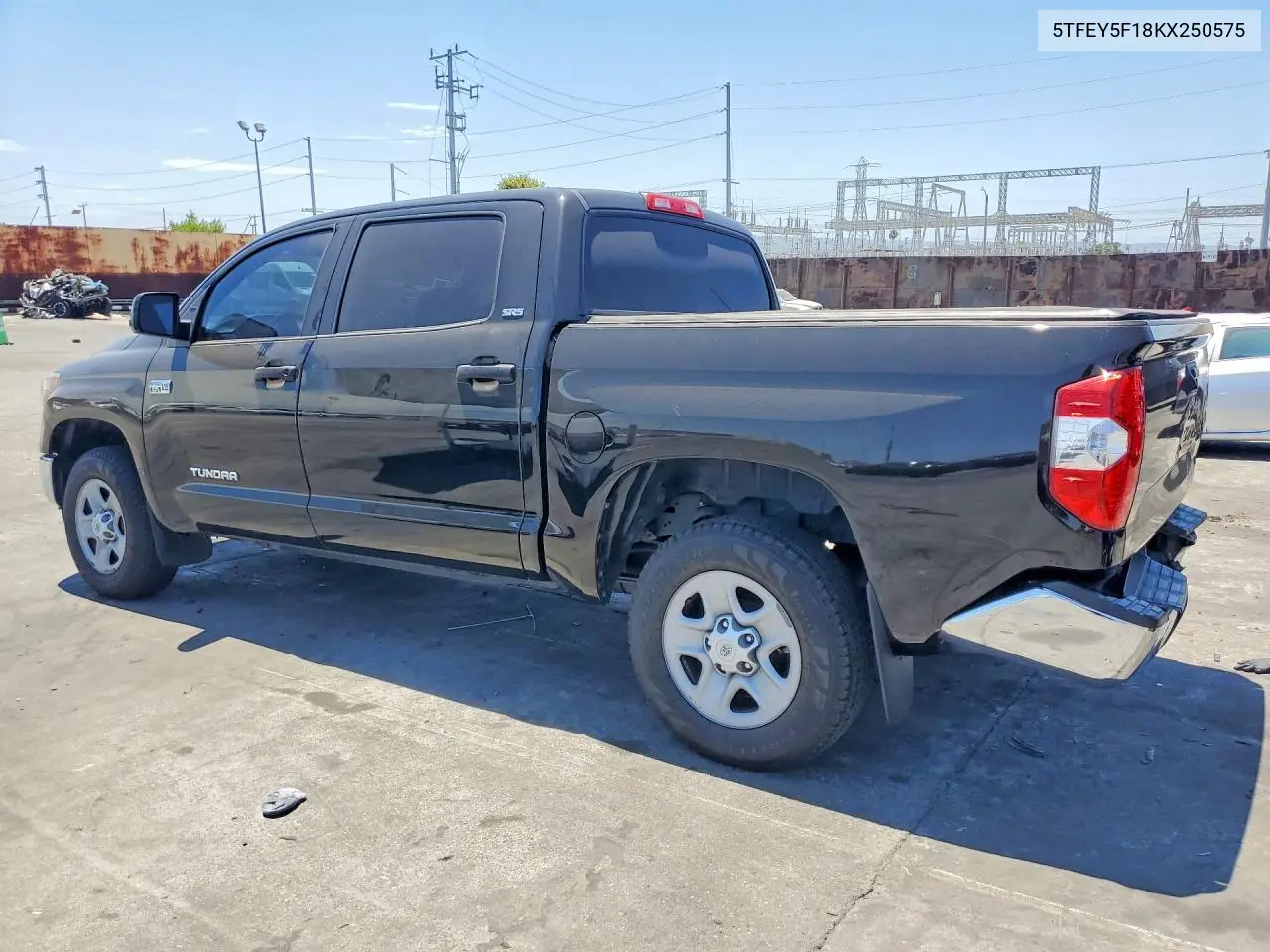 2019 Toyota Tundra Crewmax Sr5 VIN: 5TFEY5F18KX250575 Lot: 61765106