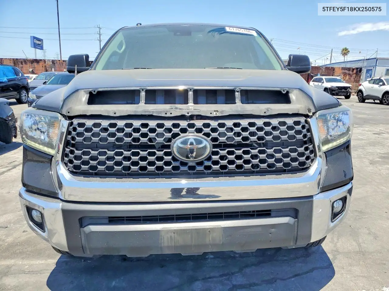 2019 Toyota Tundra Crewmax Sr5 VIN: 5TFEY5F18KX250575 Lot: 61765106