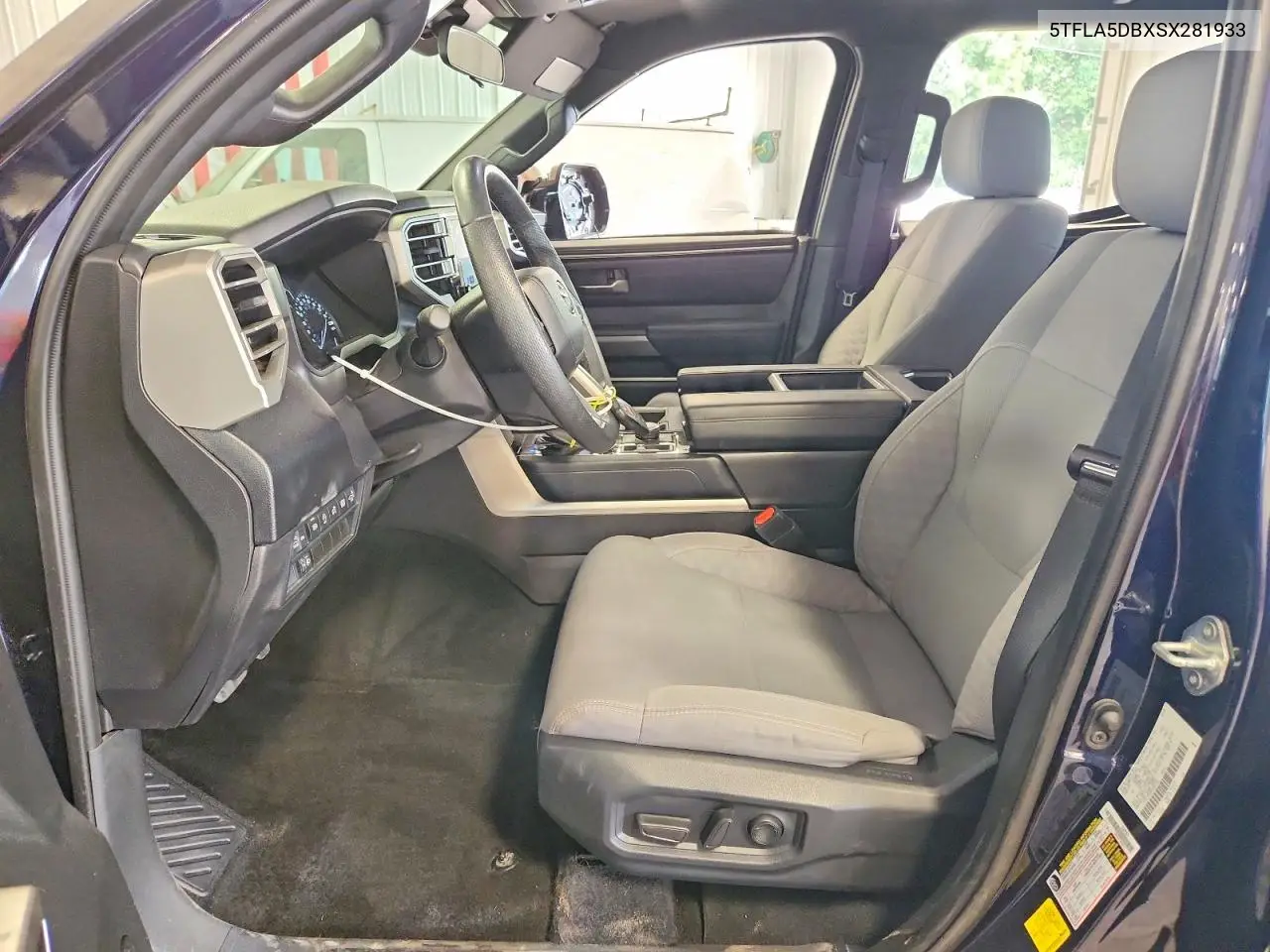 2025 Toyota Tundra Sr5 VIN: 5TFLA5DBXSX281933 Lot: 61370166