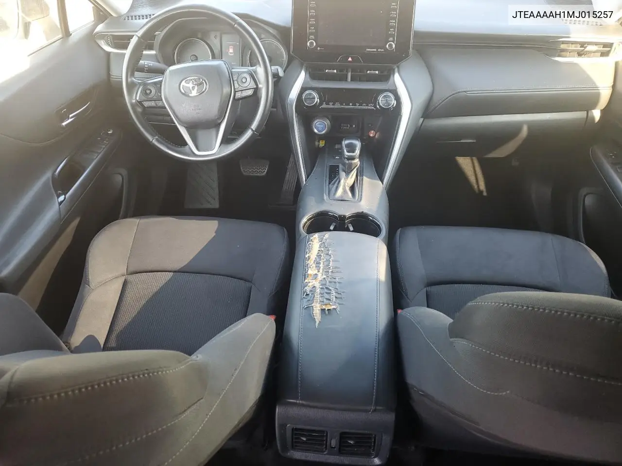 JTEAAAAH1MJ015257 2021 Toyota Venza Le
