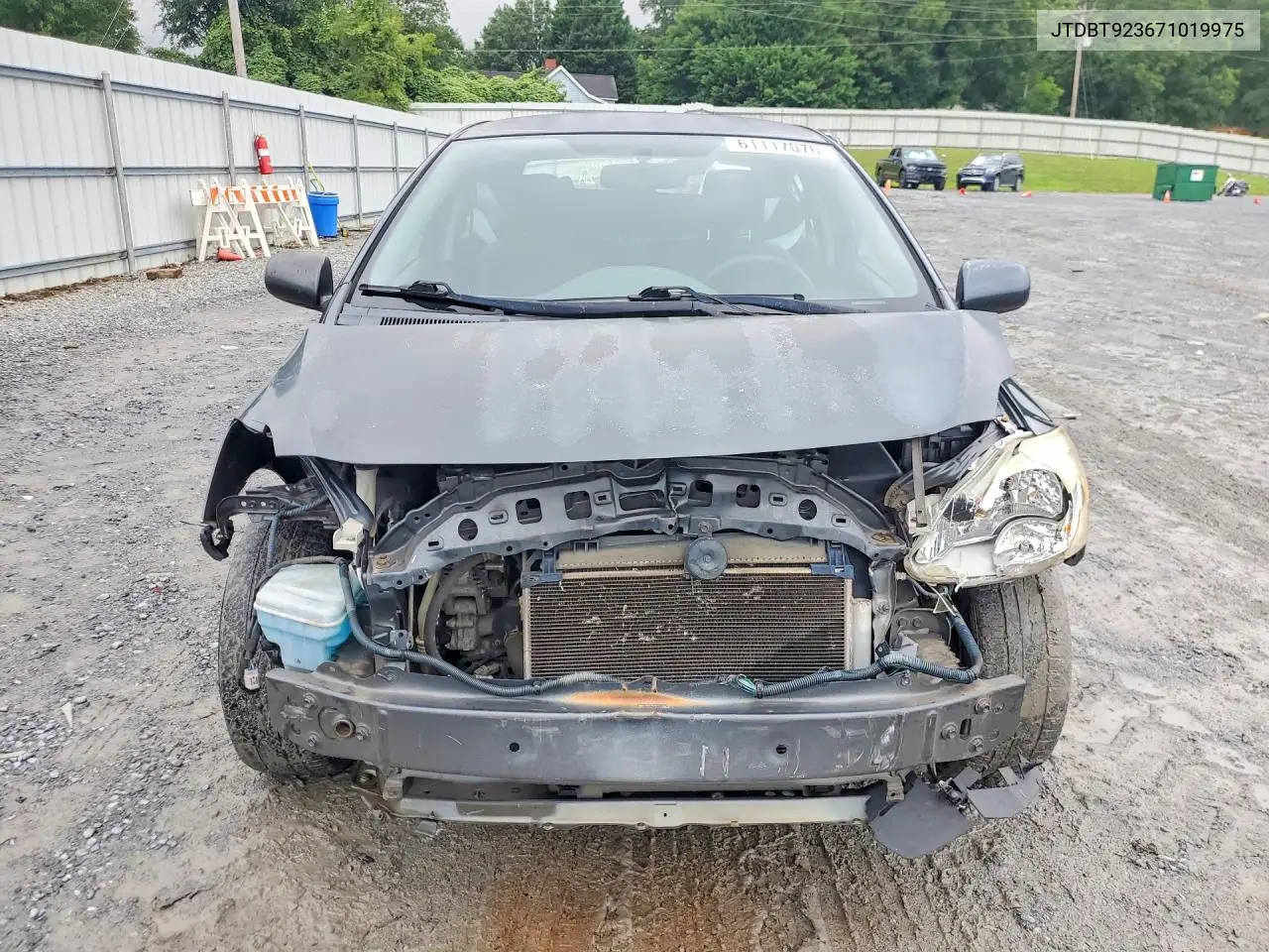 2007 Toyota Yaris Base VIN: JTDBT923671019975 Lot: 61117076