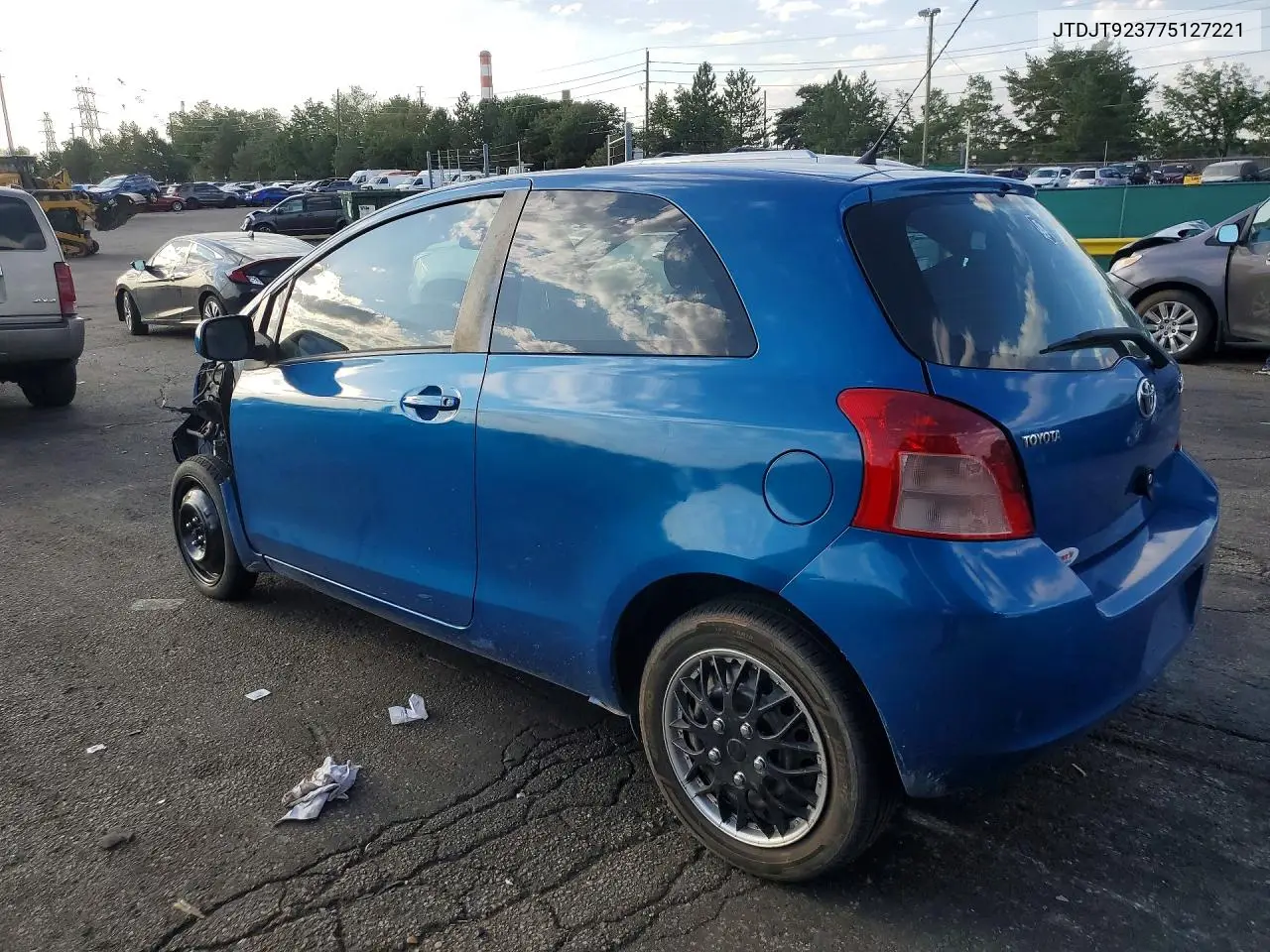 2007 Toyota Yaris Base VIN: JTDJT923775127221 Lot: 61220666