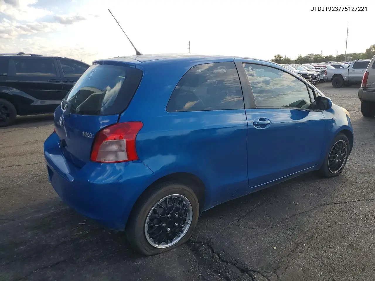 2007 Toyota Yaris Base VIN: JTDJT923775127221 Lot: 61220666