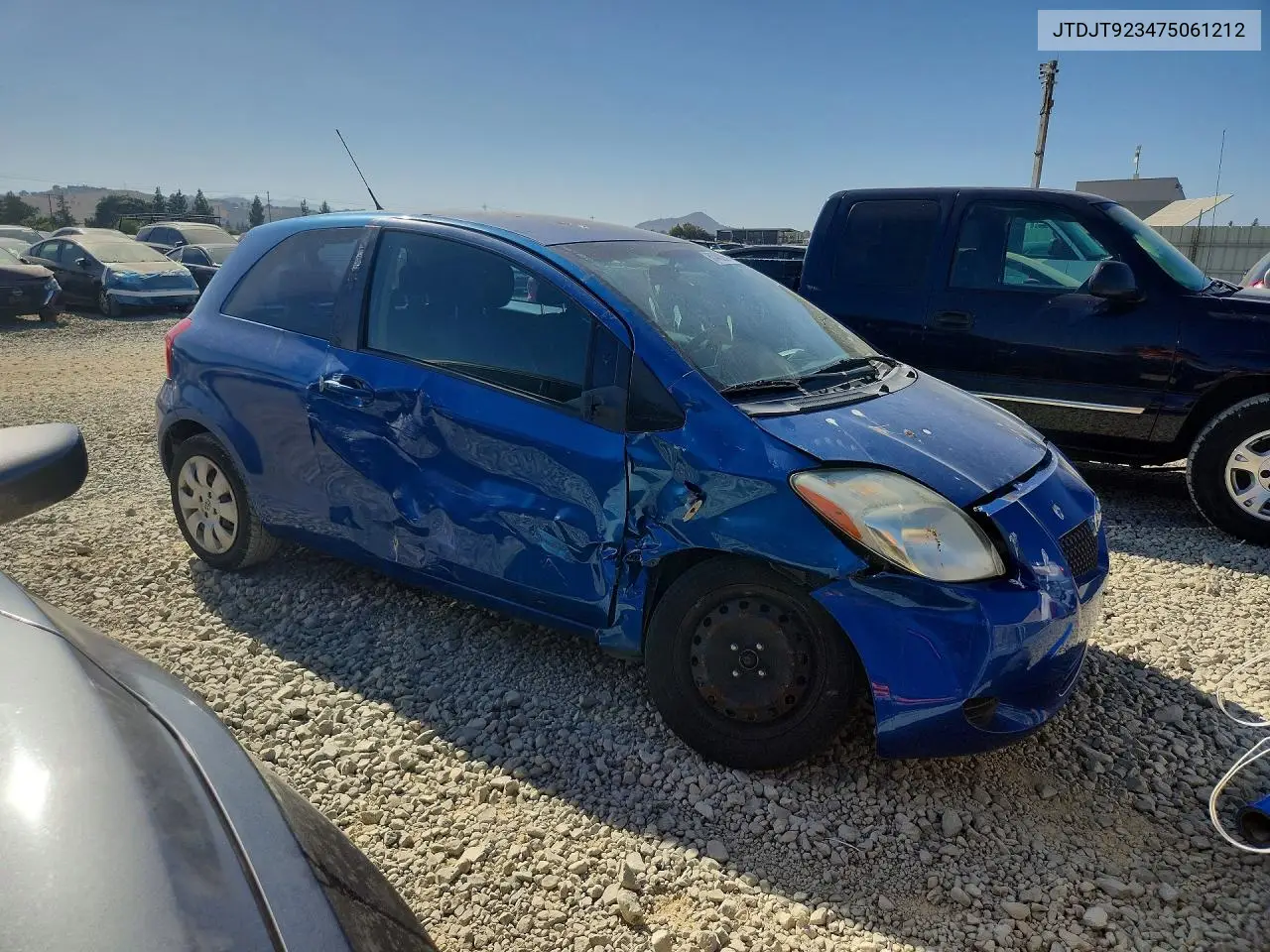 2007 Toyota Yaris Base VIN: JTDJT923475061212 Lot: 61402296