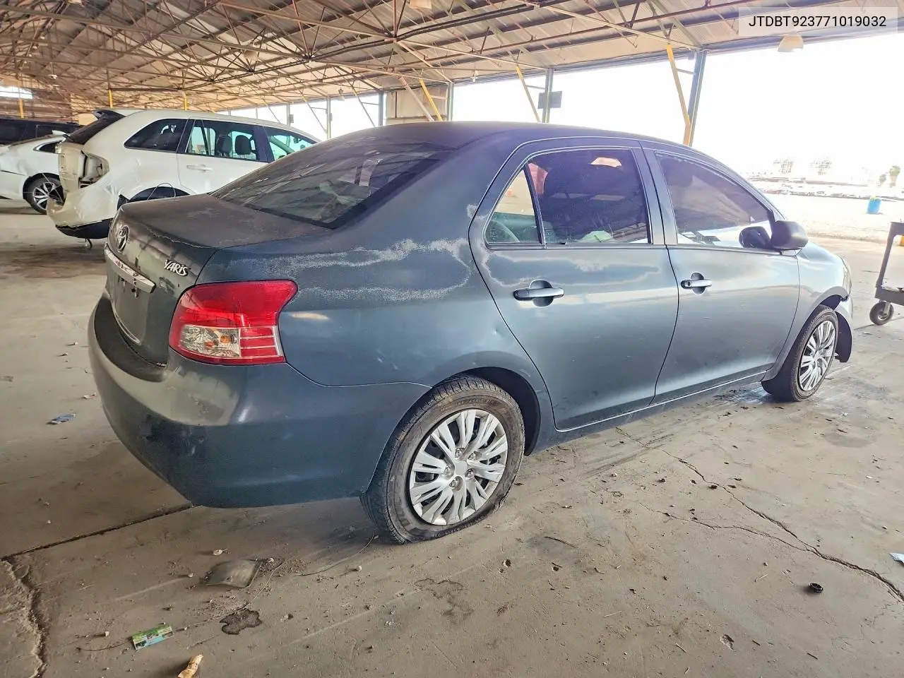 2007 Toyota Yaris Base VIN: JTDBT923771019032 Lot: 61497366