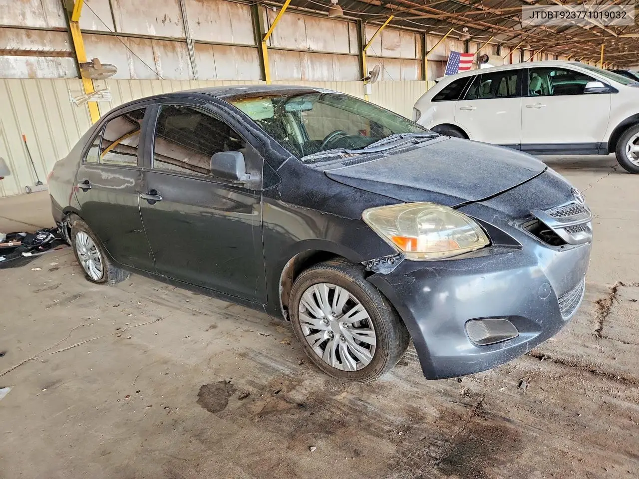 2007 Toyota Yaris Base VIN: JTDBT923771019032 Lot: 61497366