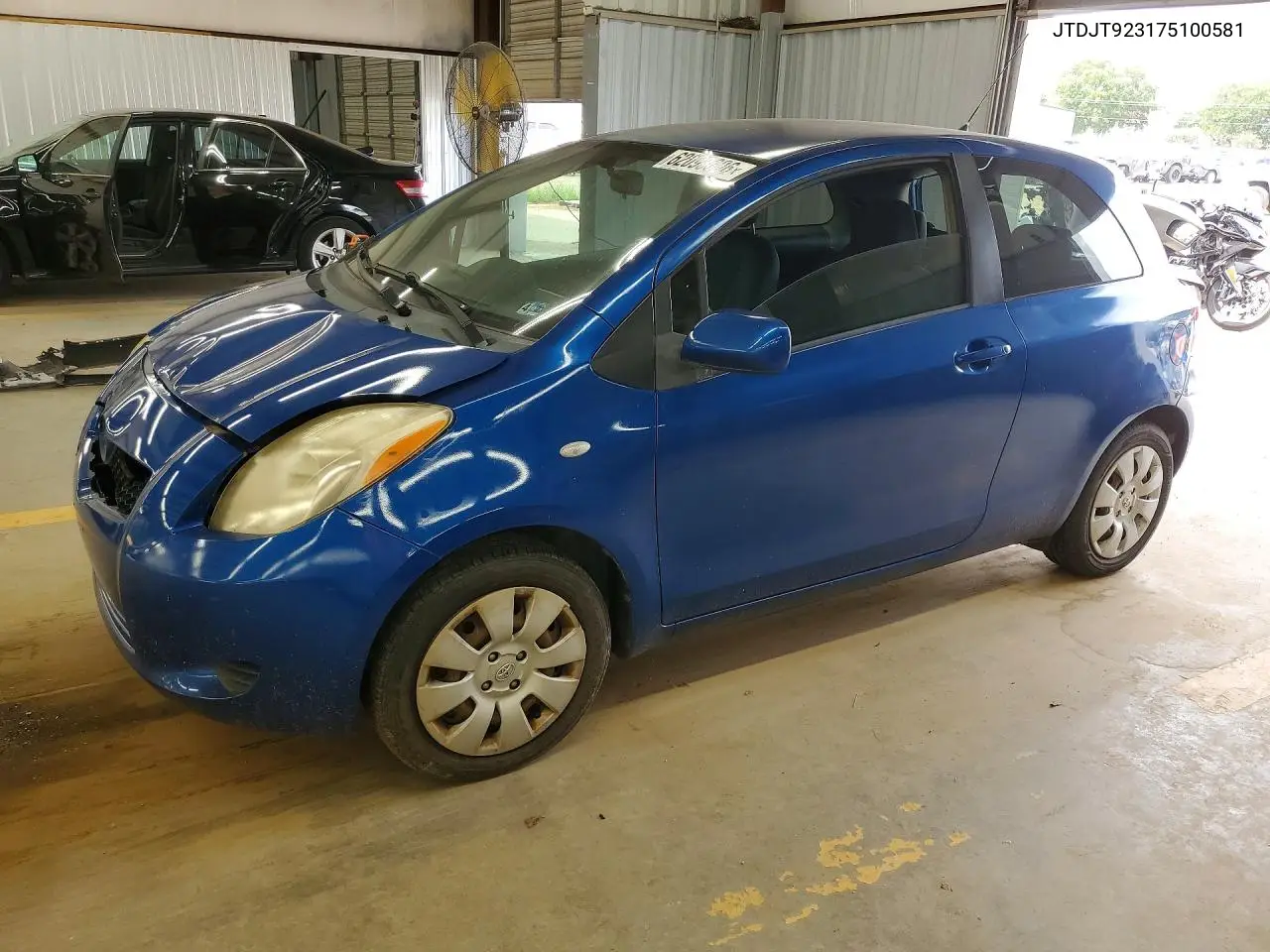2007 Toyota Yaris Base VIN: JTDJT923175100581 Lot: 62093606