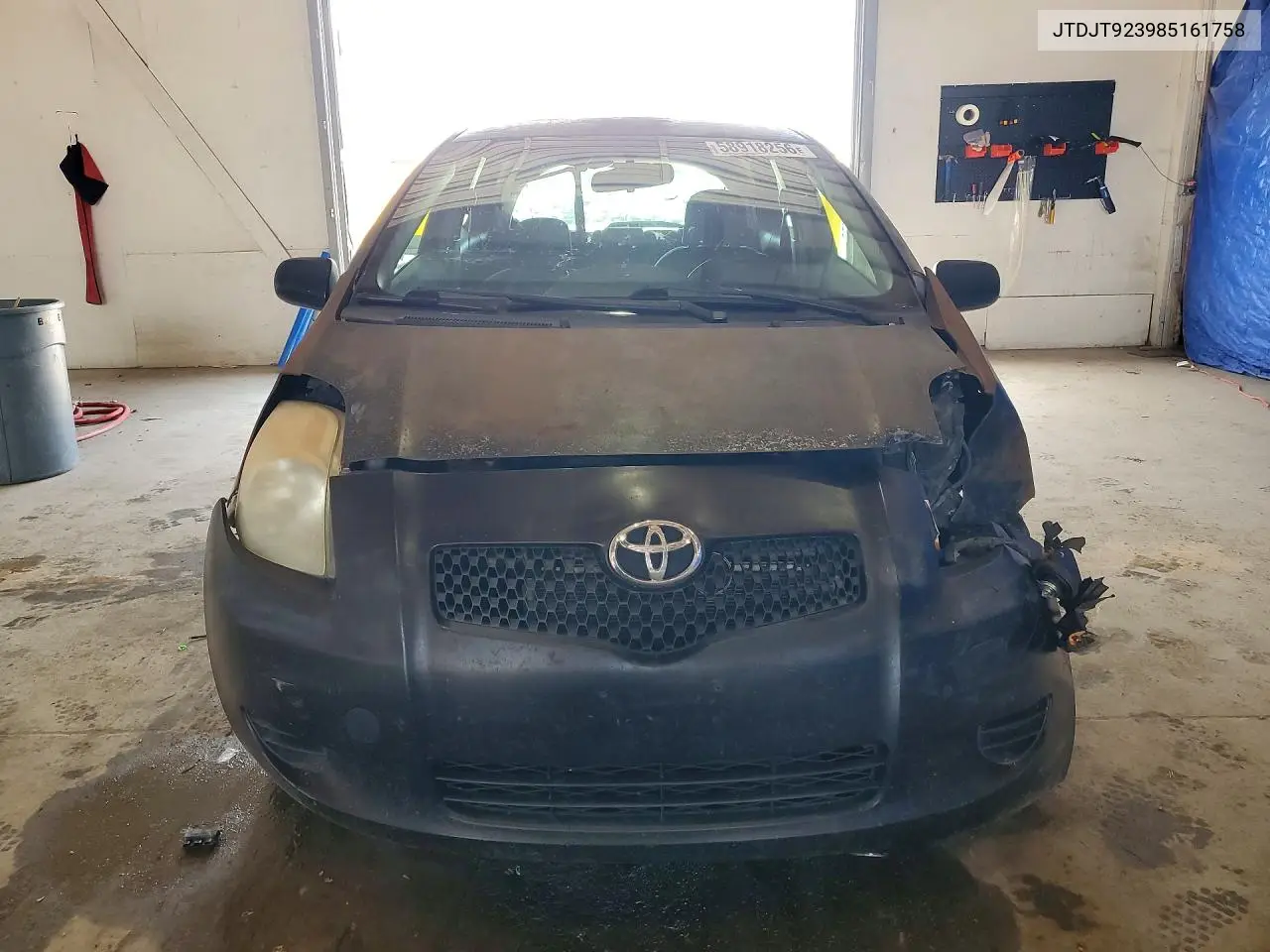 2008 Toyota Yaris Base VIN: JTDJT923985161758 Lot: 58918256