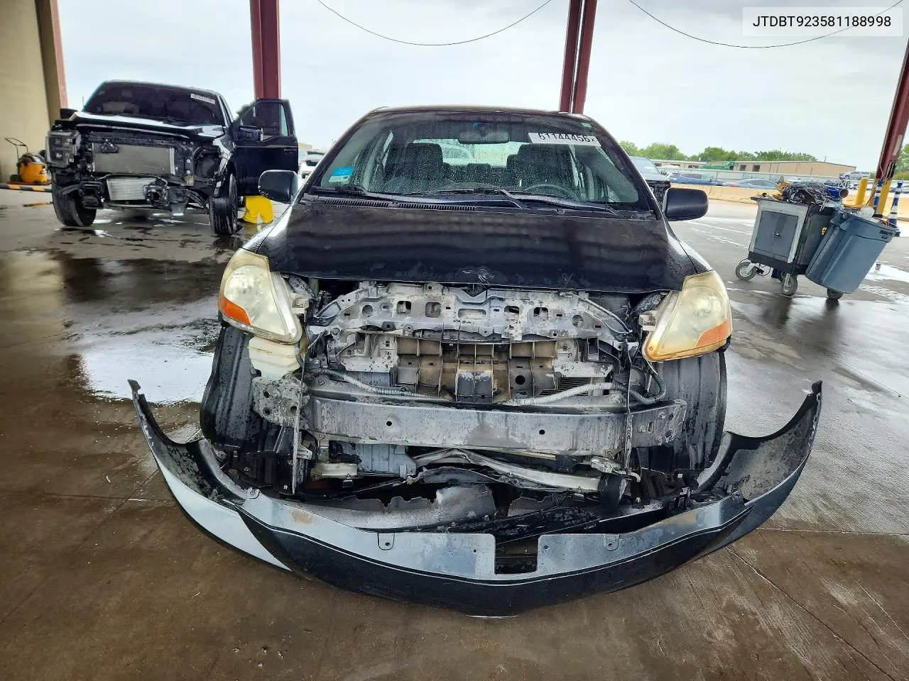 2008 Toyota Yaris Base VIN: JTDBT923581188998 Lot: 61144456