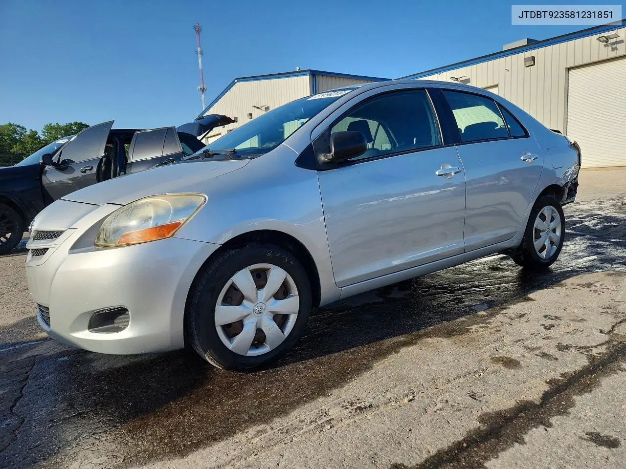 2008 Toyota Yaris Base VIN: JTDBT923581231851 Lot: 61499206