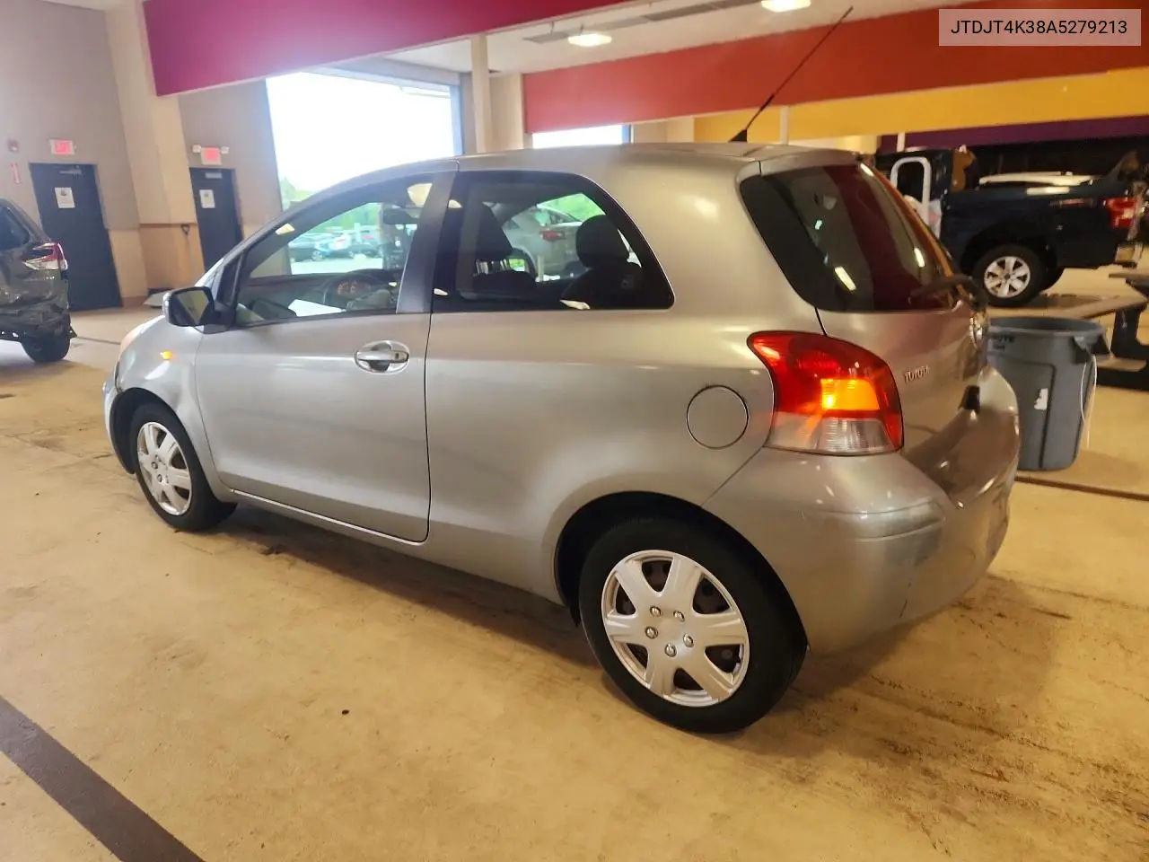 2010 Toyota Yaris Base VIN: JTDJT4K38A5279213 Lot: 62066296