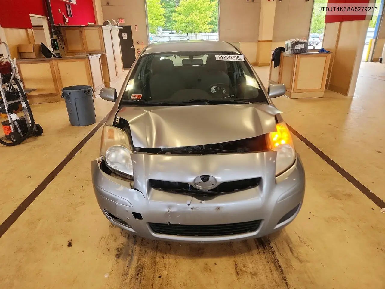 2010 Toyota Yaris Base VIN: JTDJT4K38A5279213 Lot: 62066296