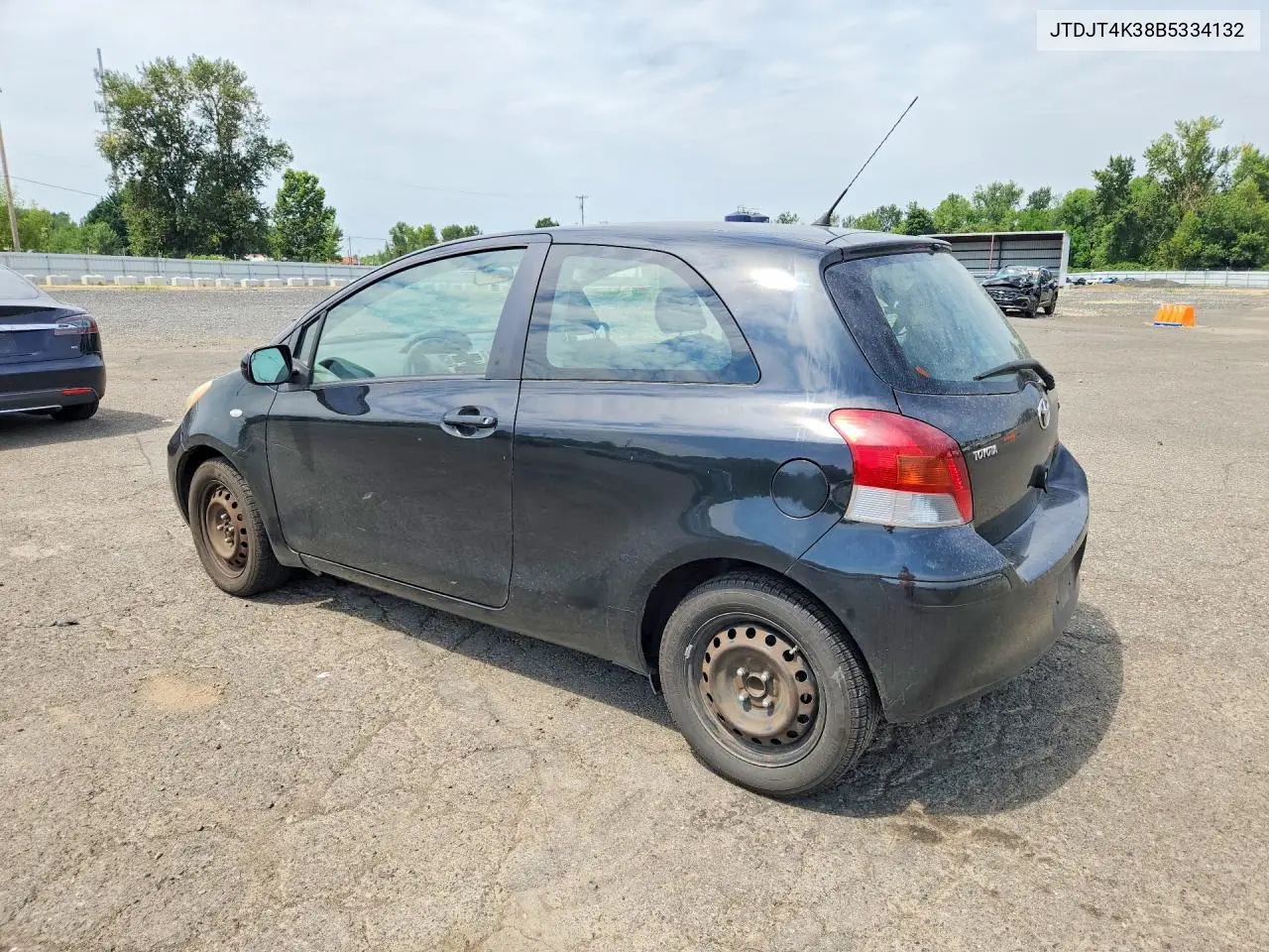 2011 Toyota Yaris Base VIN: JTDJT4K38B5334132 Lot: 62008206