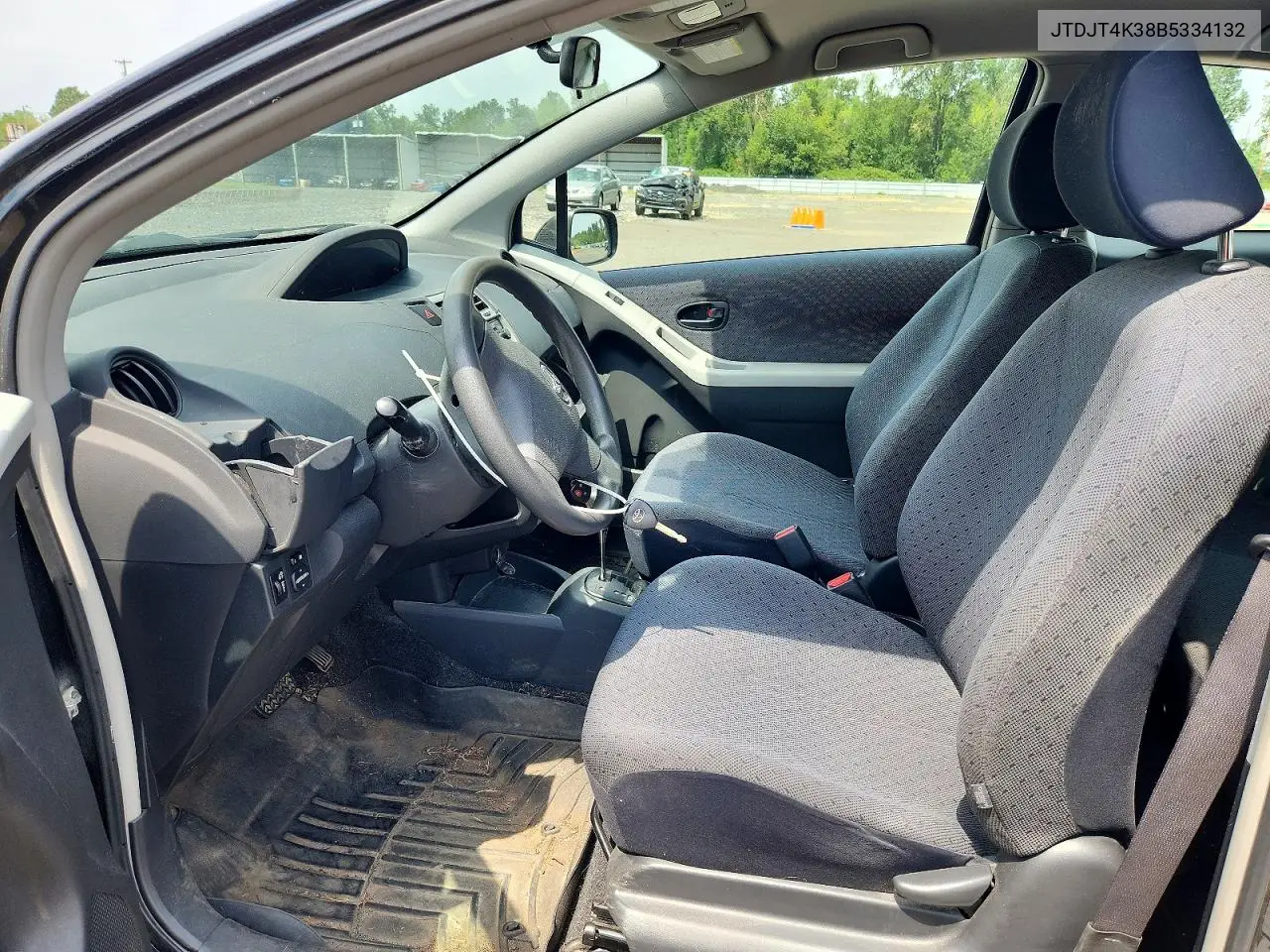 2011 Toyota Yaris Base VIN: JTDJT4K38B5334132 Lot: 62008206