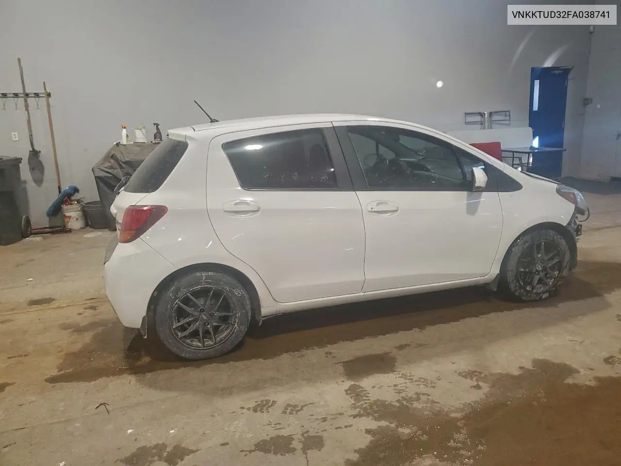 VNKKTUD32FA038741 2015 Toyota Yaris