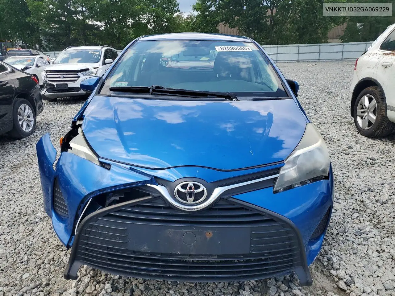 VNKKTUD32GA069229 2016 Toyota Yaris 5-Door L