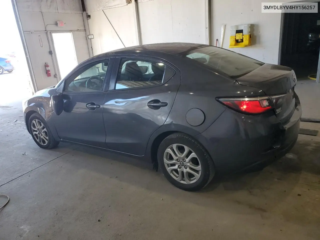 3MYDLBYV4HY156257 2017 Toyota Yaris Ia
