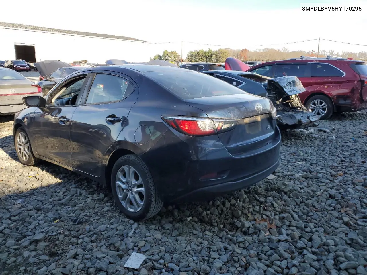 3MYDLBYV5HY170295 2017 Toyota Yaris Ia