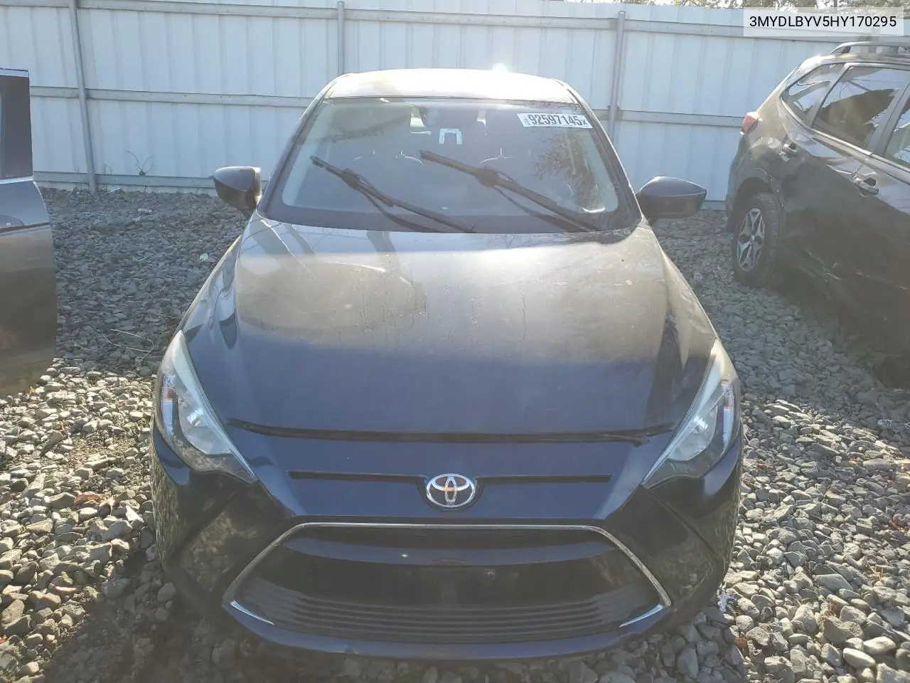 3MYDLBYV5HY170295 2017 Toyota Yaris Ia