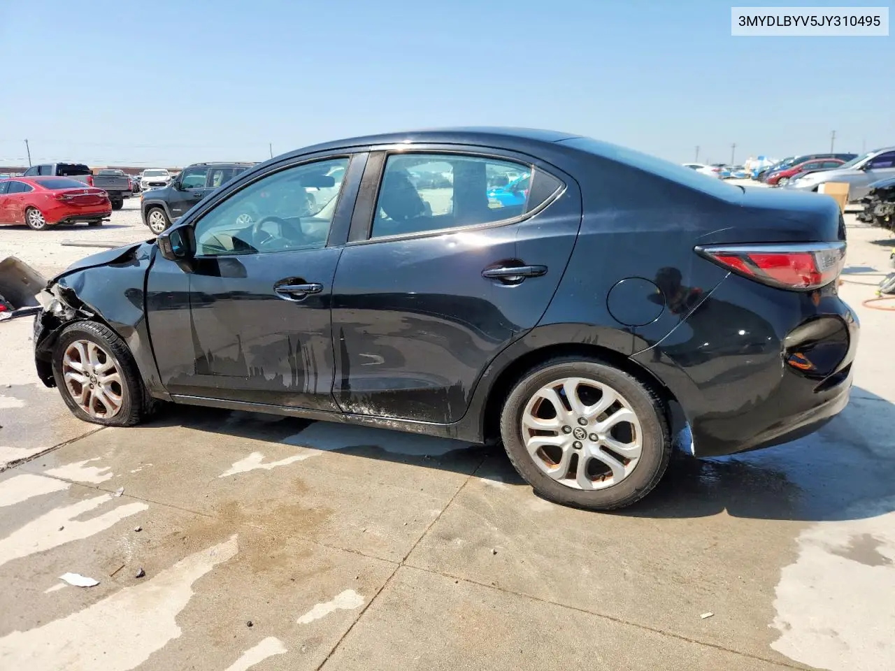 3MYDLBYV5JY310495 2018 Toyota Yaris Ia
