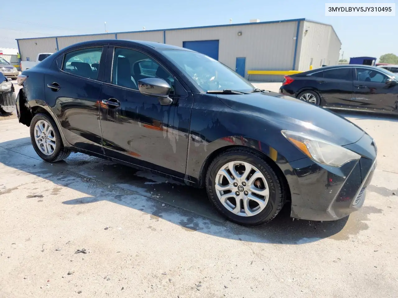 3MYDLBYV5JY310495 2018 Toyota Yaris Ia