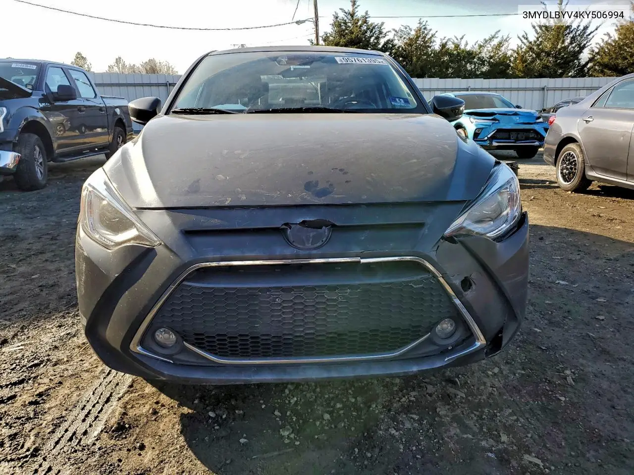 3MYDLBYV4KY506994 2019 Toyota Yaris L