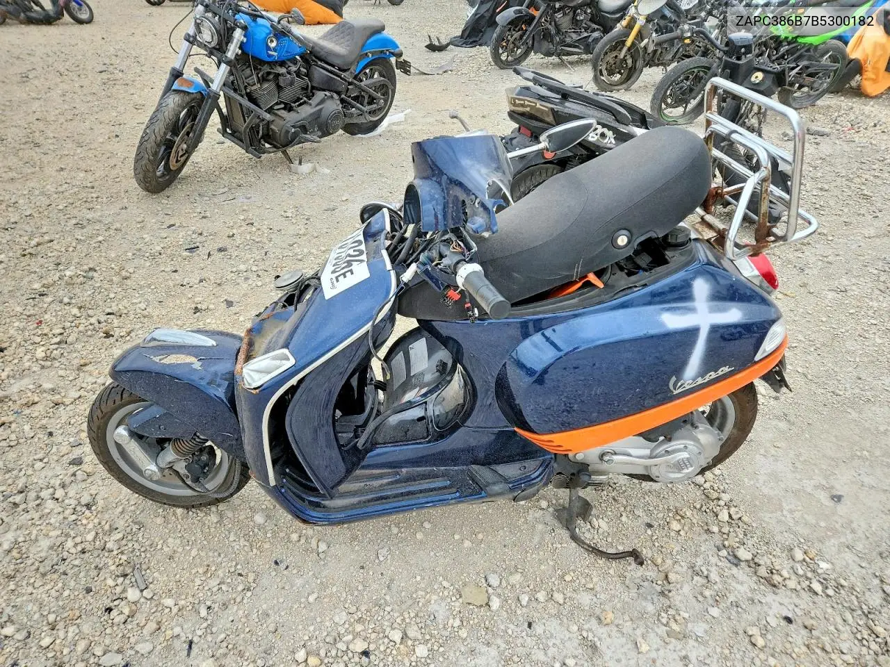 2011 Vespa Lx 50 VIN: ZAPC386B7B5300182 Lot: 48151936