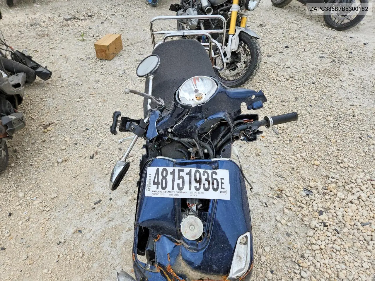 2011 Vespa Lx 50 VIN: ZAPC386B7B5300182 Lot: 48151936