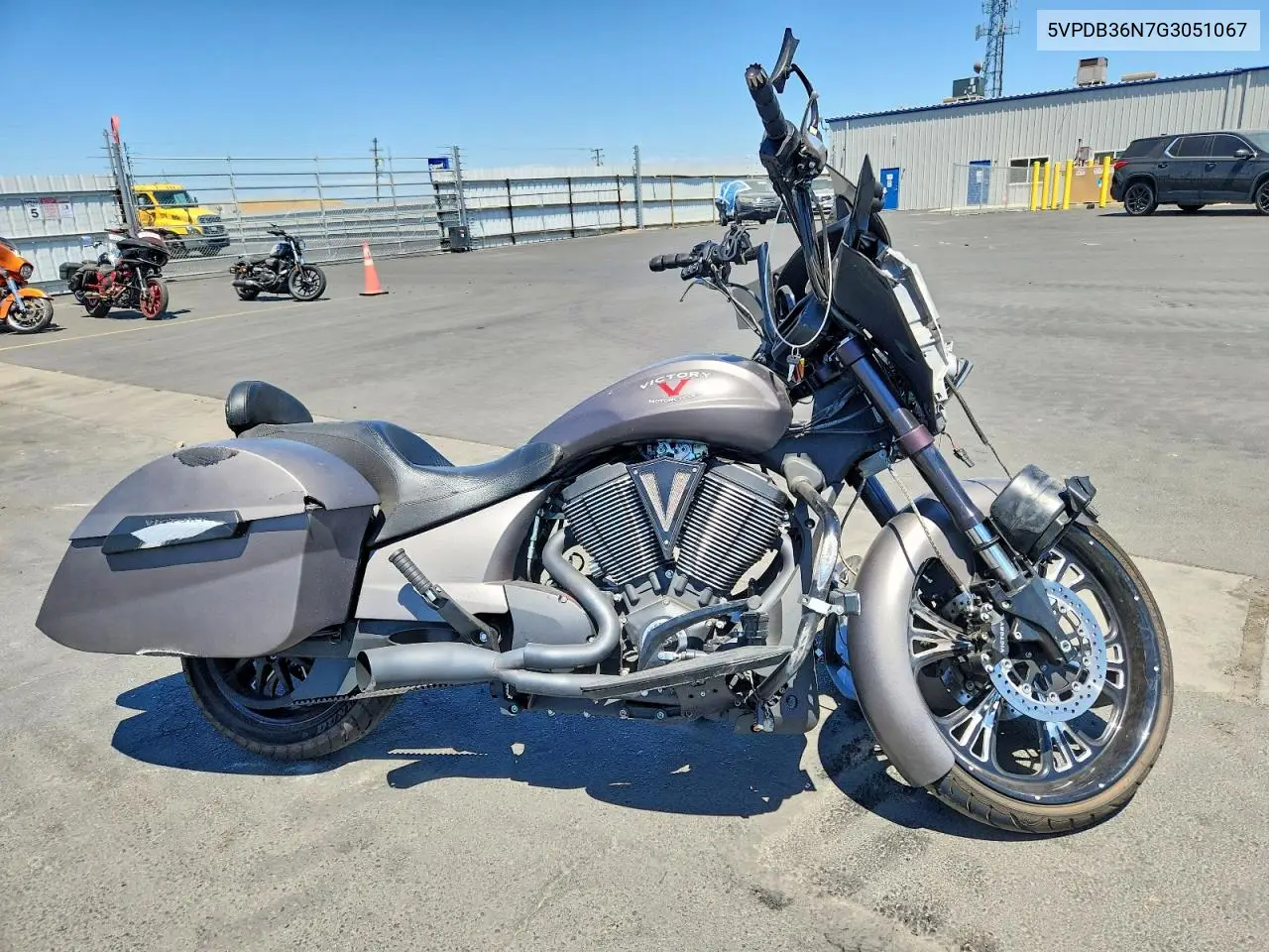2016 Victory Cross Country VIN: 5VPDB36N7G3051067 Lot: 54126356