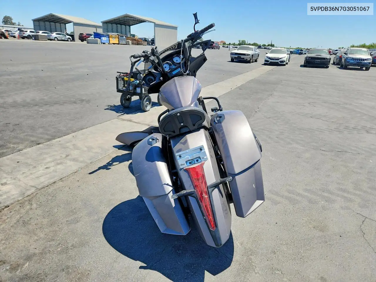 2016 Victory Cross Country VIN: 5VPDB36N7G3051067 Lot: 54126356