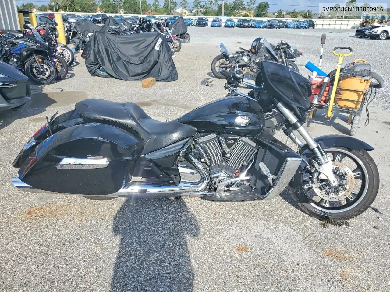2011 Victory Motorcycles Cross Country Standard VIN: 5VPDB36N1B3000916 Lot: 52774906