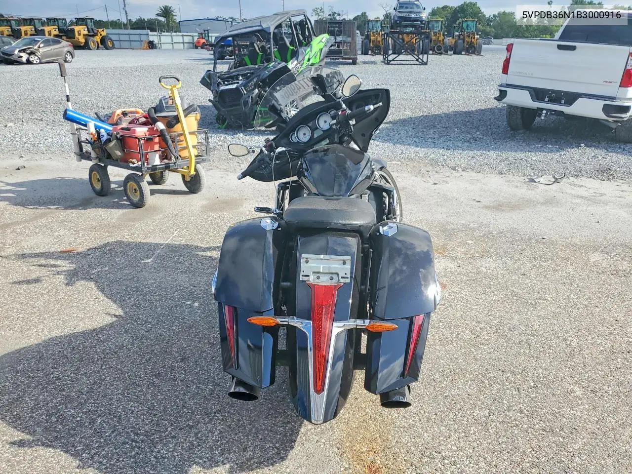 2011 Victory Motorcycles Cross Country Standard VIN: 5VPDB36N1B3000916 Lot: 52774906