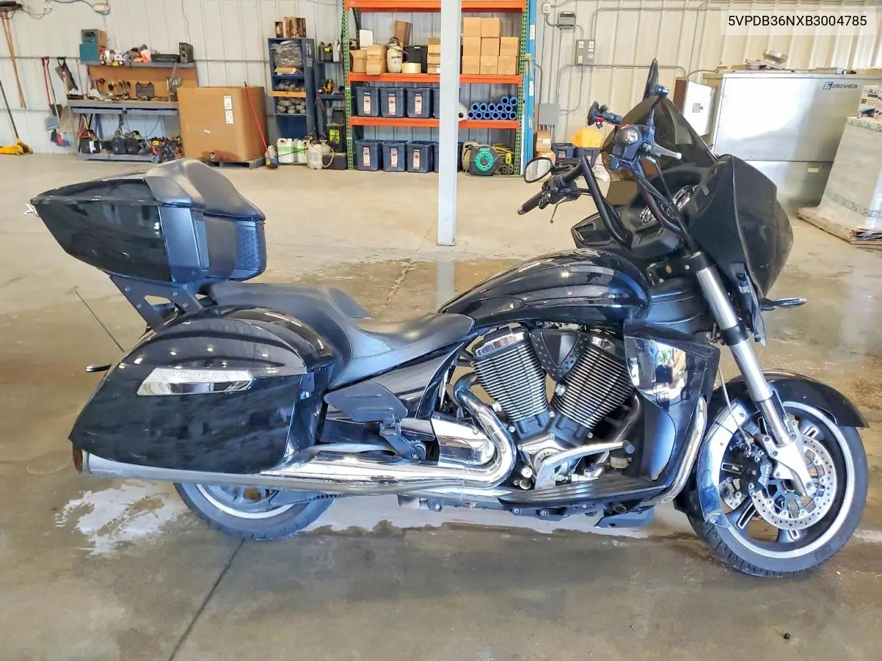 2011 Victory Motorcycles Cross Country Standard VIN: 5VPDB36NXB3004785 Lot: 56406436