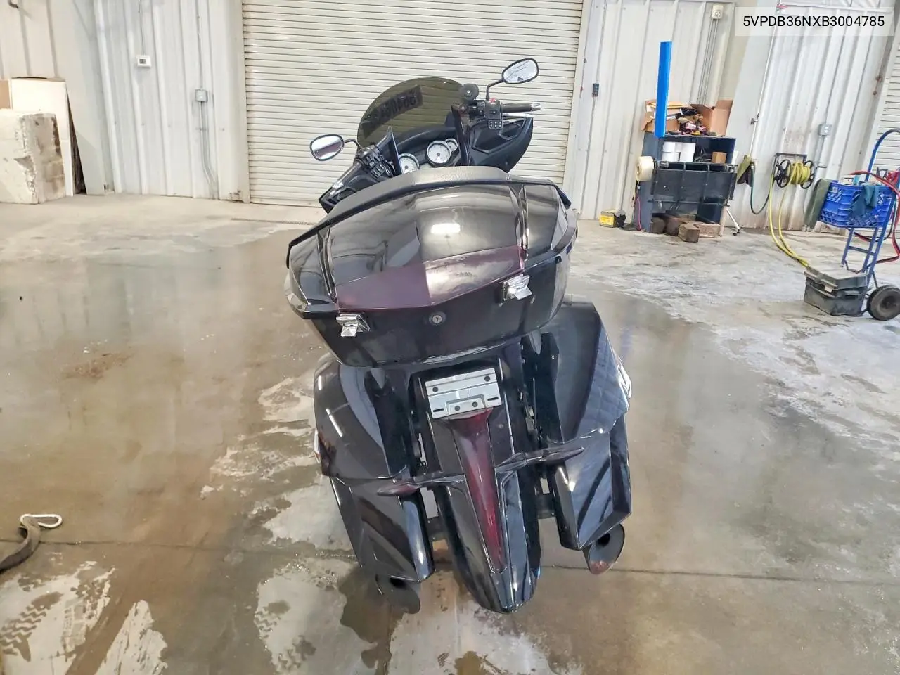 2011 Victory Motorcycles Cross Country Standard VIN: 5VPDB36NXB3004785 Lot: 56406436