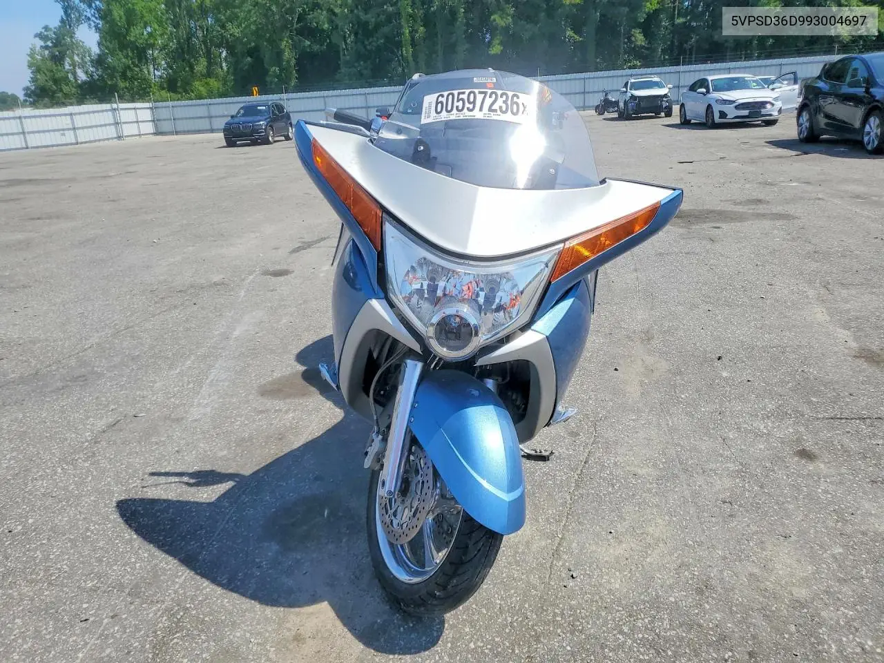 2009 Victory Motorcycles Vision Touring VIN: 5VPSD36D993004697 Lot: 60597236