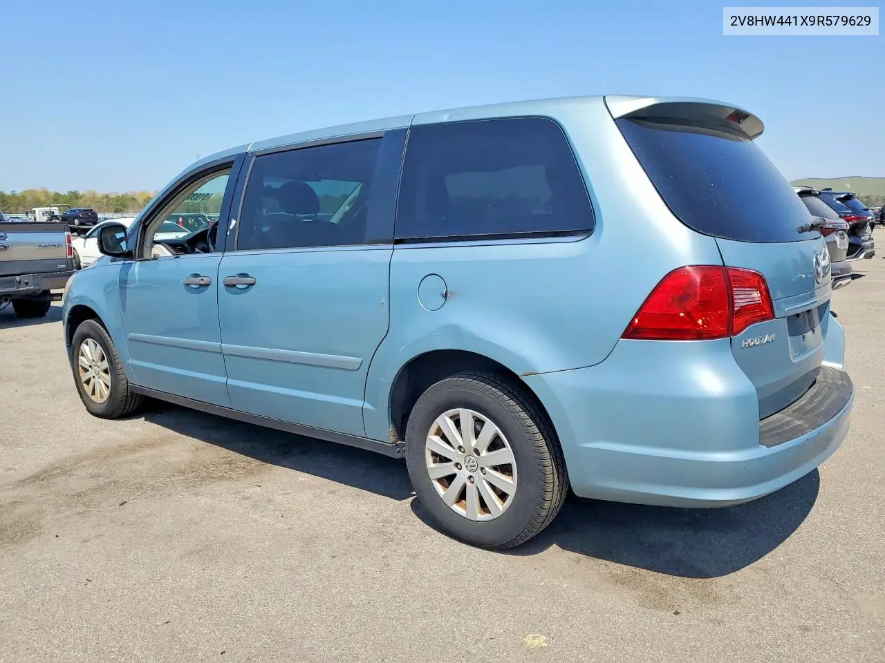 2009 Volkswagen Routan S VIN: 2V8HW441X9R579629 Lot: 51930306