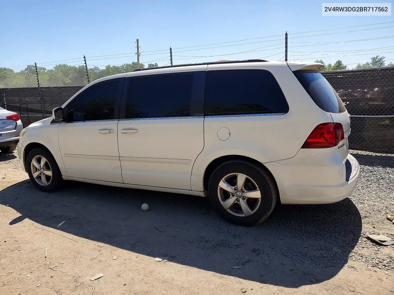 2011 Volkswagen Routan Se VIN: 2V4RW3DG2BR717562 Lot: 54915646