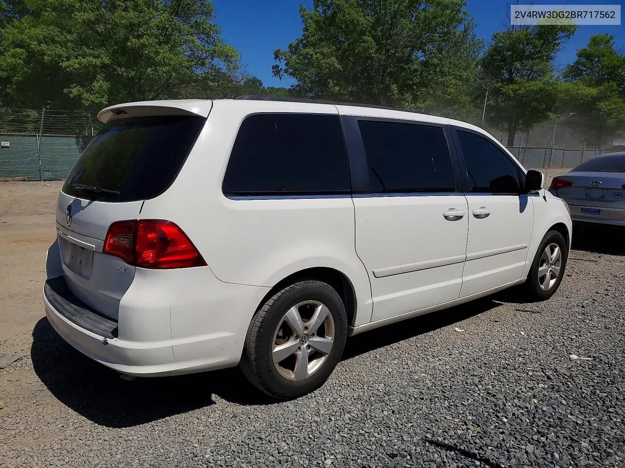 2011 Volkswagen Routan Se VIN: 2V4RW3DG2BR717562 Lot: 54915646