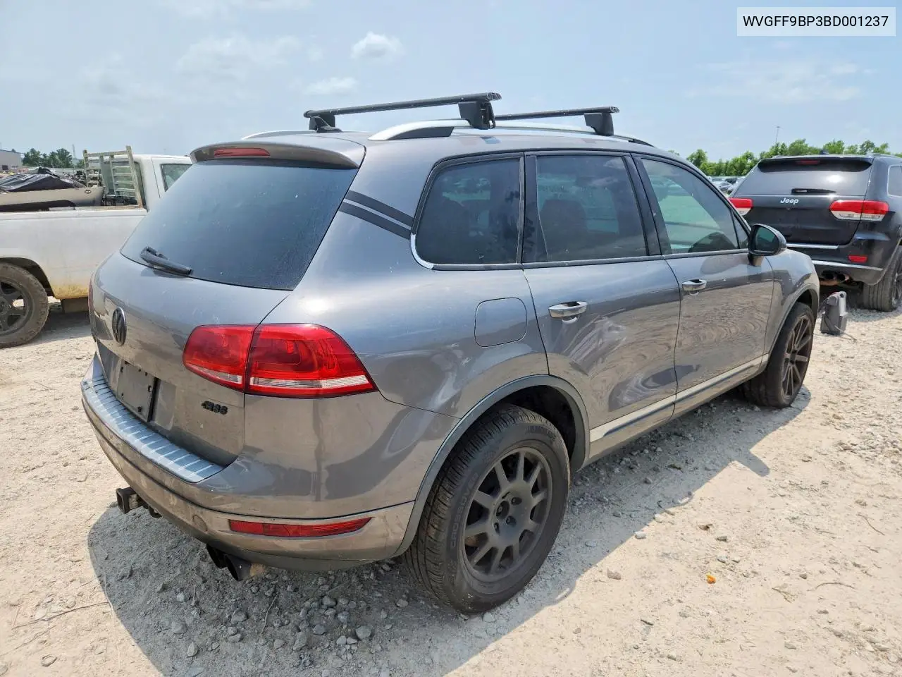 2011 Volkswagen Touareg V6 VIN: WVGFF9BP3BD001237 Lot: 58326196