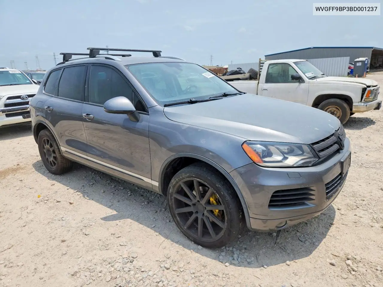 2011 Volkswagen Touareg V6 VIN: WVGFF9BP3BD001237 Lot: 58326196