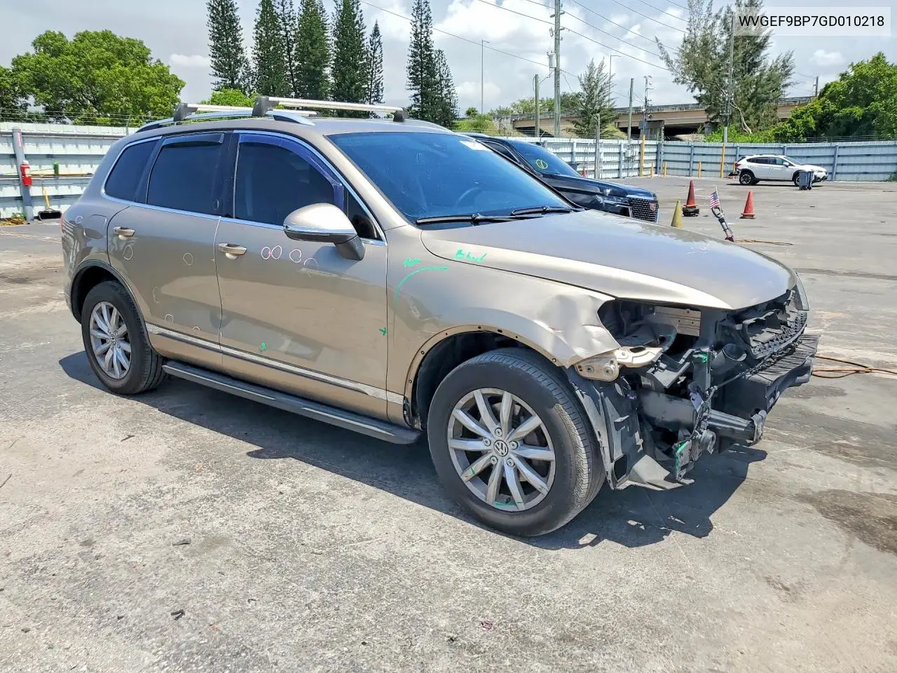 2016 Volkswagen Touareg Sport VIN: WVGEF9BP7GD010218 Lot: 57460096