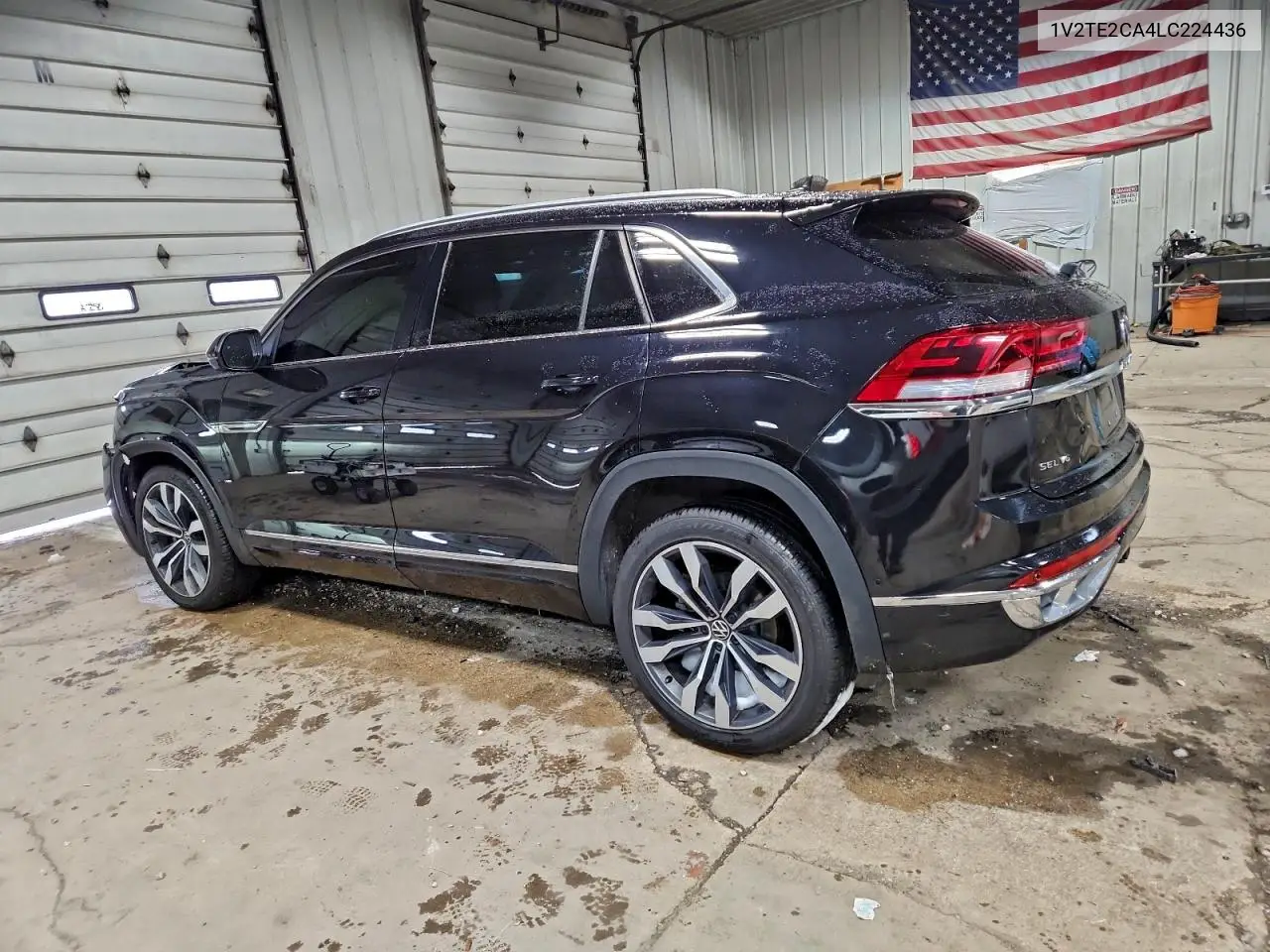 1V2TE2CA4LC224436 2020 Volkswagen Atlas Cross Sport Sel Premium R-Line