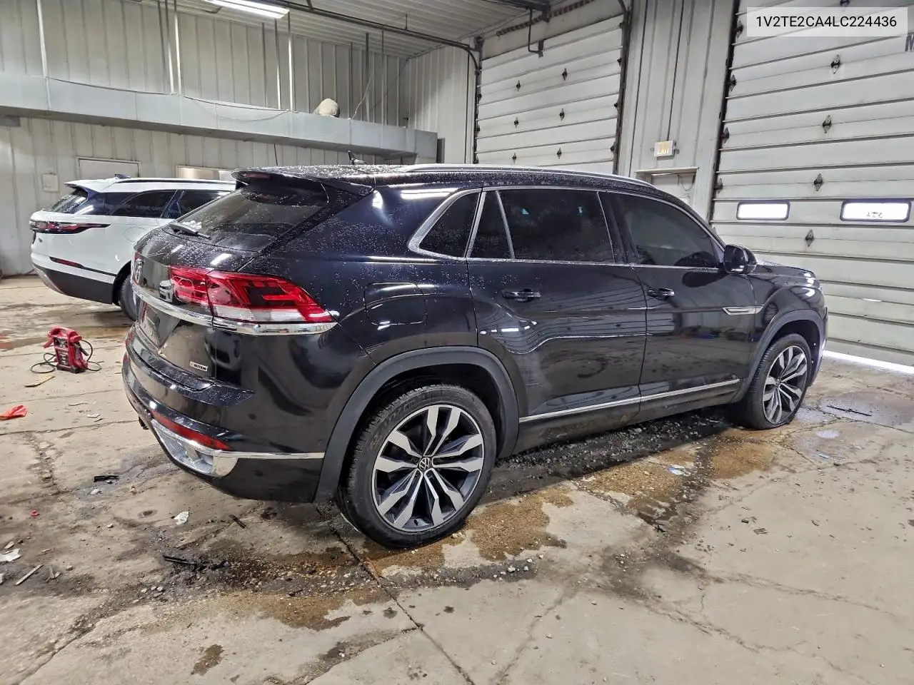 1V2TE2CA4LC224436 2020 Volkswagen Atlas Cross Sport Sel Premium R-Line