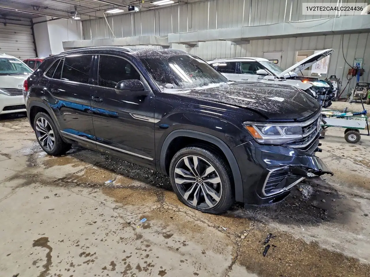 1V2TE2CA4LC224436 2020 Volkswagen Atlas Cross Sport Sel Premium R-Line