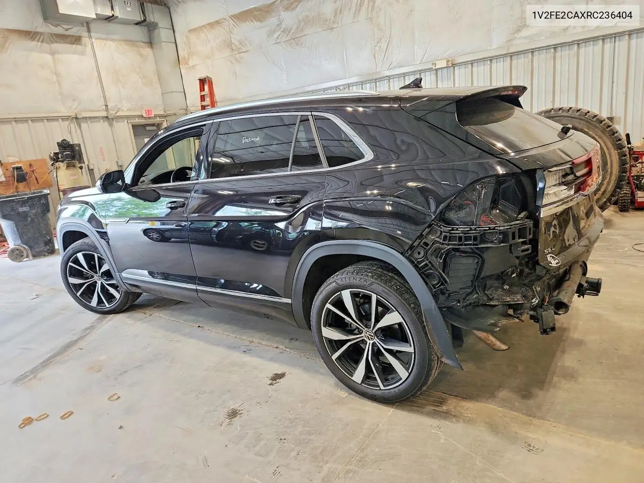 2024 Volkswagen Atlas Cross Sport Sel Premium R-Line VIN: 1V2FE2CAXRC236404 Lot: 61768036